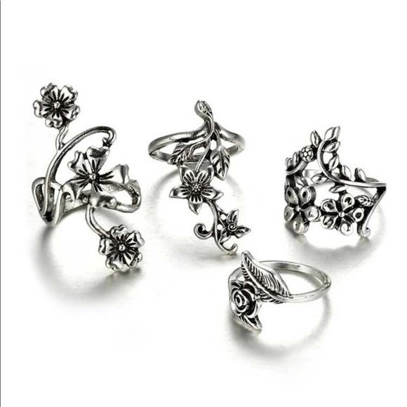 • Mabel • 4 pc. Flower Wrap Ring Set - Picture 3 of 4